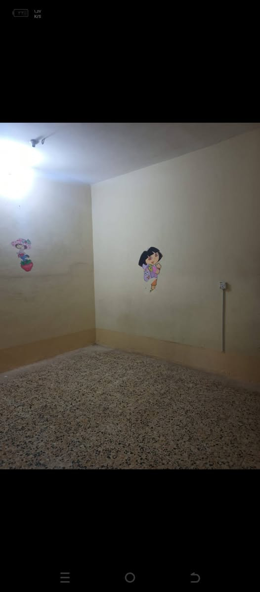للبيع بيت طابو صرف مساحته 150حي الحسين قرب مدرسه ابو الاسود الدولي وتساب ***********
