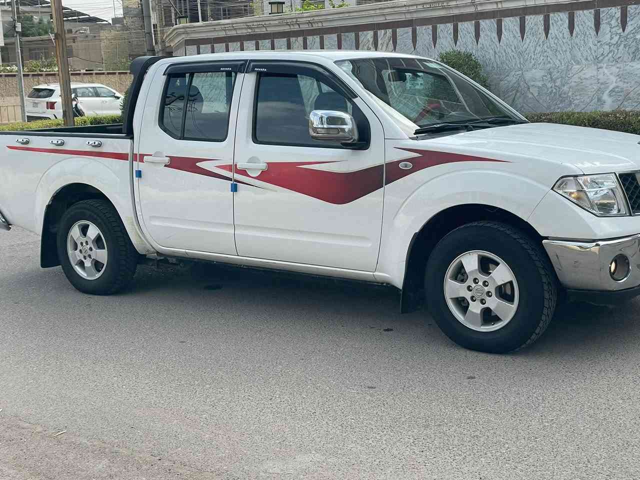 نيفارا • اوتوماتيك • ٢٠١٢