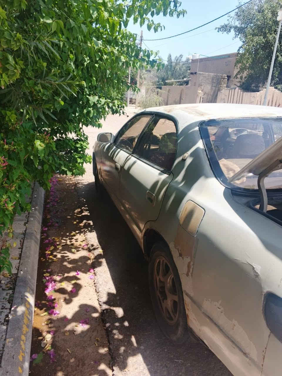 للبيع
شيزر 2000
سيارا حلوا نضيفه
مكفوله من كص نغل حداديه جديده مكينه كير حلوات
راعيه  موجود البصره الفاو  
تبريد🌬️   🔈 شغاله
سعر... 25بيه مجال 
***********
