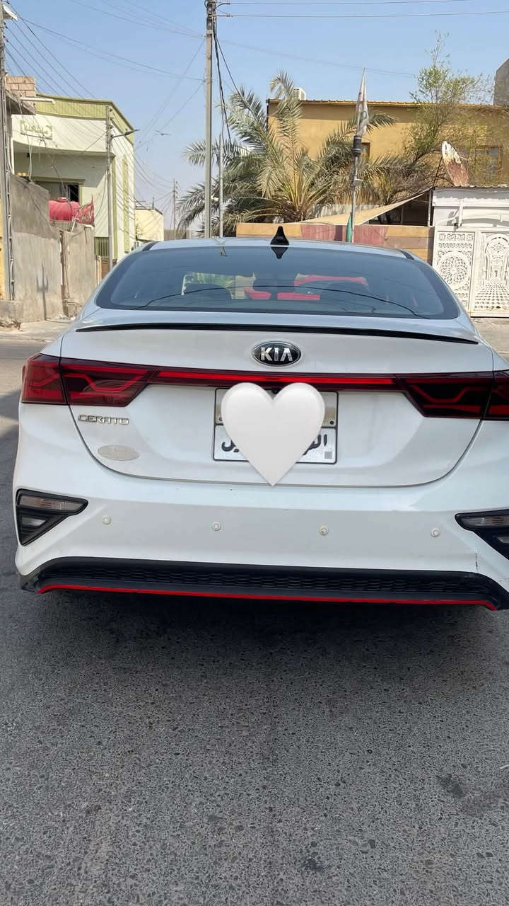السلام عليكم سيراتو 2019 خليجي كفالة عامة بيها بارد بسيط سيارة نضيفة وجاهزة من كلشي محرك كير حدادية كلة نضيف تخم تاير جديد تبريد ثلج رقم أربيل سنوية منتهية بأسم شركة السعر 136 وبيها مجال الأستفسار الاتصال ***********
