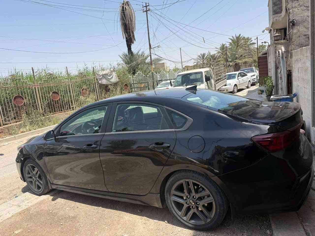 كيا فورتي 2021 جتي لاين
محرك 2000 دوش 
سياره حادثه بامريكا خلفي وراجع بارد مابيه صبغ سياره فقط تبديل جنطه  بدون ايرباك
 صوره الحادث والسنور موجوده 
ماشيه 23 الف ميل / كير محرك مكفول 
فول مواصفات ما عده فتحه 
سياره بصمه + كشنات جلد + رادارات جانبي وامامي + لايت لد 
سياره بسمي 
السعر  125 ورقه وبيه مجال
العنوان بغداد الغزاليه 
***********
