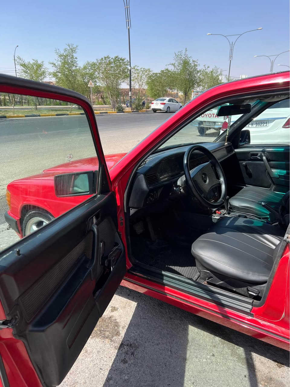 مارسدس ١٩٠
مؤديل ١٩٩١
محرك ٣٠٠٠بطه 
صبوخ عام جماليه 
سلايت 
هه زه ي تازه يه 
بيتاقه ي بنزين 
كوشن جلد 
سياره يه زؤر جوانه 
جوار تاي تازه 
سعرر٥٤مجال
مكان كركوك 
رقم ***********وتساب كركوك, العراق
