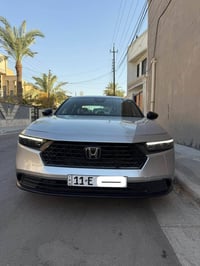 للبيع هوندا اكورد هايبرد موديل 2024 رقم بغداد .  فئه sport مواصفات:- م...