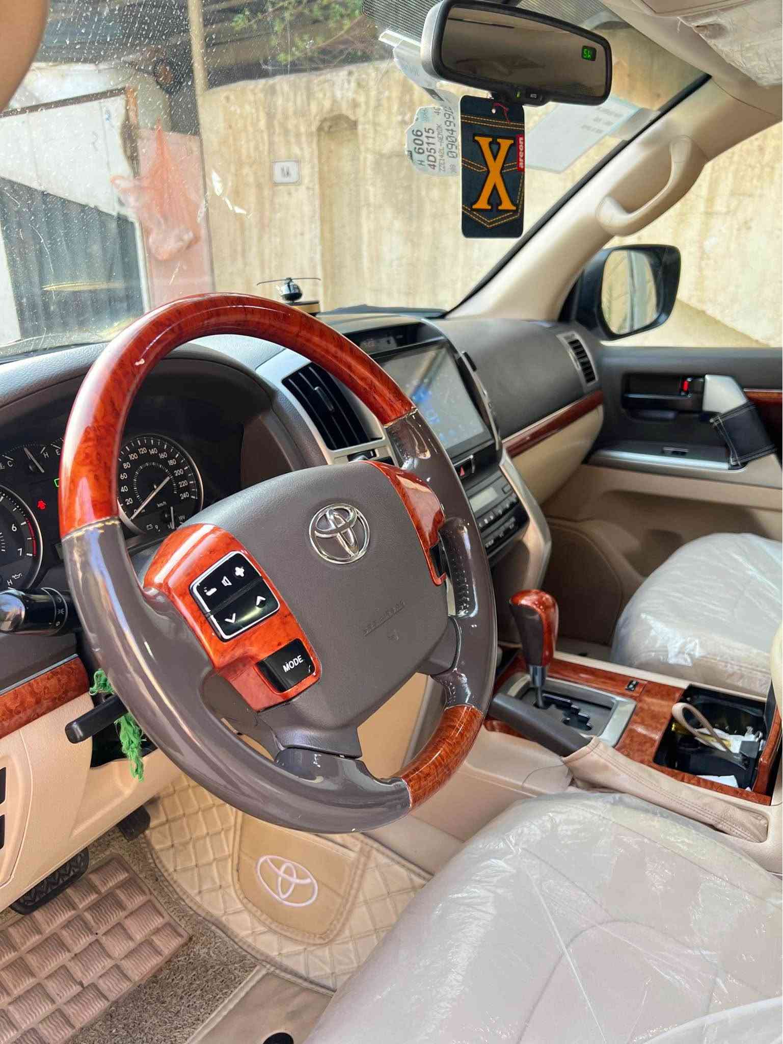 GXR ٨ سلندر • ٢٠١٢ • رقم بغداد