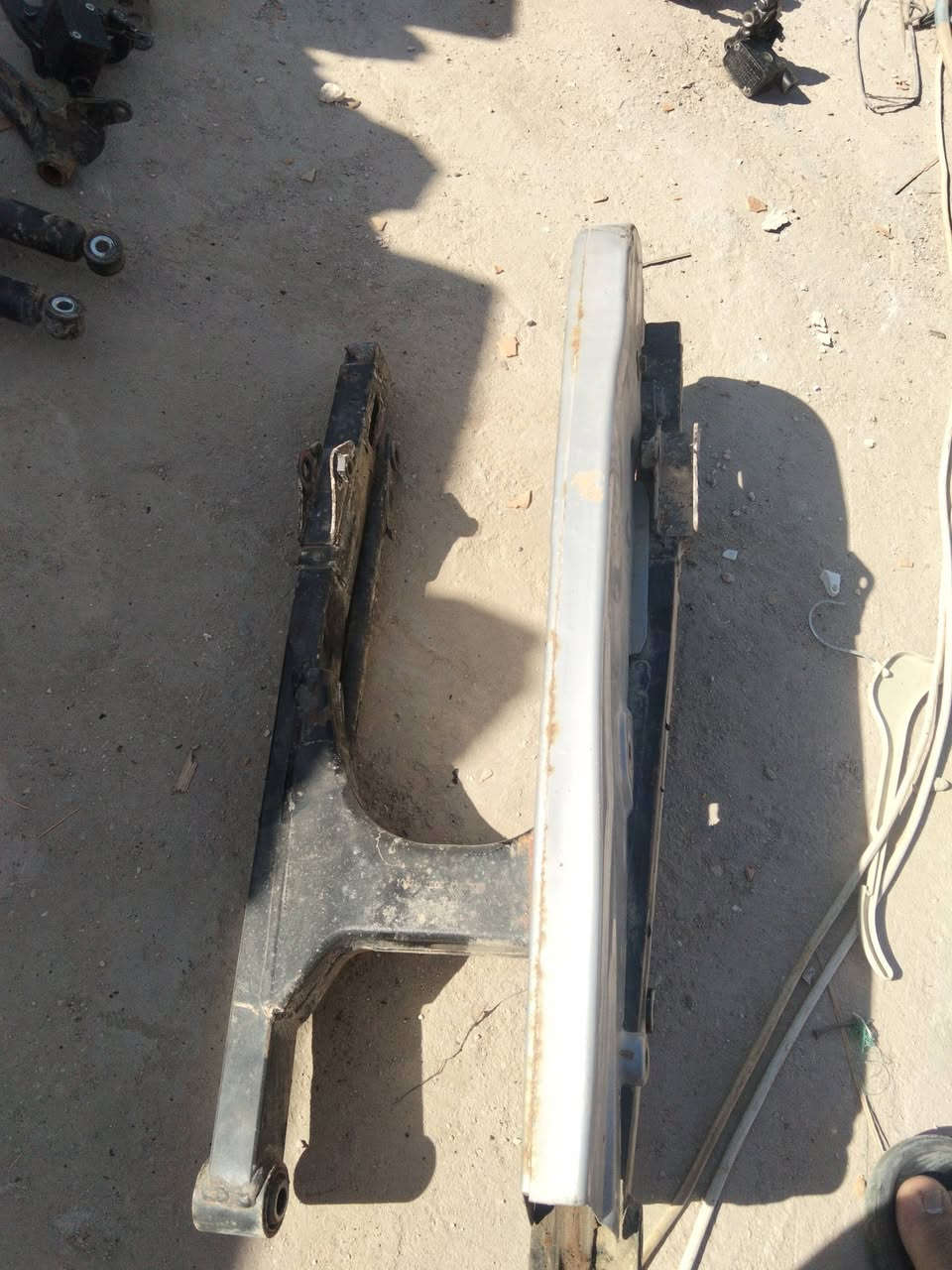 سلام عليكم شباب غراض بوكسر جبلي امانت الله غراض نضاف دبلات خلفي هاوزن خلفي كفر زنجيل ويل امامي نضيف بس متاكل شوي موضع بصوره دوسات خلفي شوته كامله كفر باتري ستيرن كامل شفت ويل خلفي شفت هاوزن خلفي صالنصه نضيفه موضح بصوره يحتاجلهة لحيم قاعده بنزات خلفي دوسه بريك خلفي عنبار امامي جاملق خلفي غراض نضاف امانت الله سيبايه خلفي قيم بل يرضه بي الله  مكاني بغداد مدينه صدر رقمي ***********
