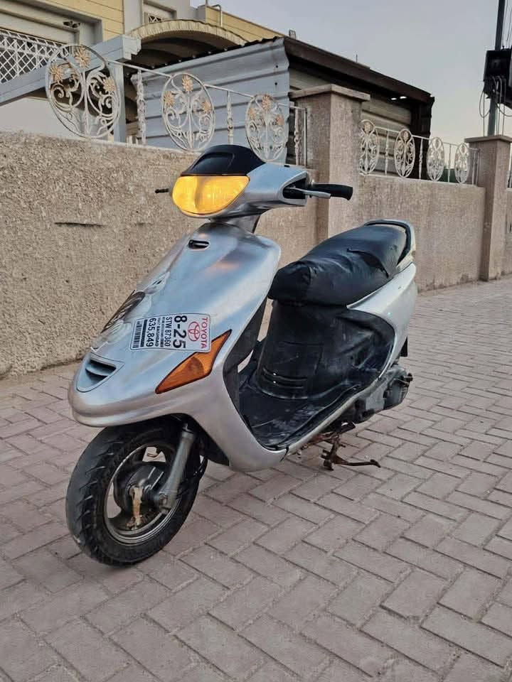 فراشه للبيع
دراجه نضيفه صارله سبوعين من مطلعه رمبه 
دراجه بلادي بيه فقط خيط بخار بــ صالصنه 
السعر 550 
استفسار ***********
مكانه ديوانية
