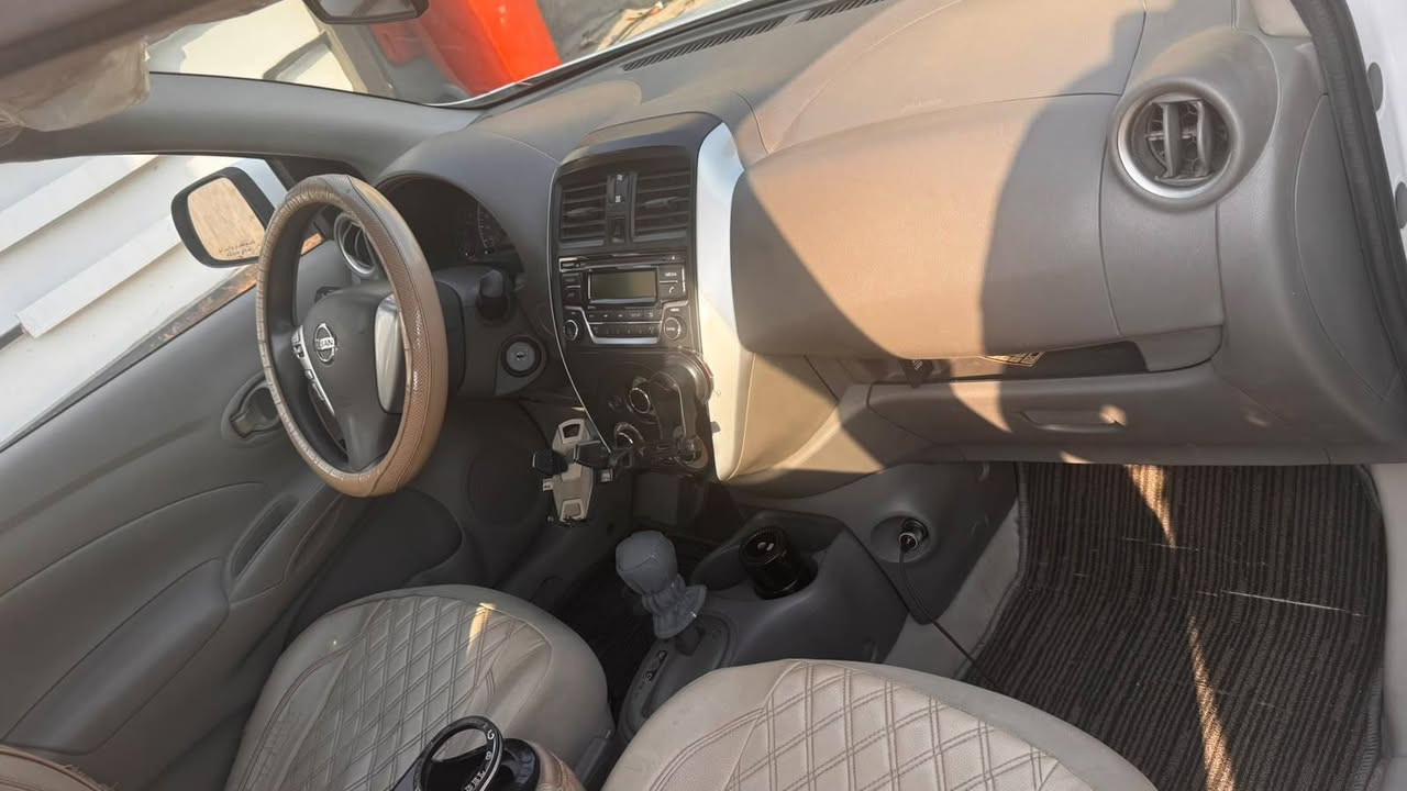 نيسان سني هندي بليته الزركه للبيع
موديل ٢٠١٩
ماشية ٩٠ 
سياره جديده بمعنى الكلمه 
رقم بغداد 
تحويل شوكت متريد 
تحكم ستيرن 
تبريد ثلج 
فلس متخلي عليها 
ترايك للبصرة 
بيها شبر صبغ بالجاملغ الخلفي بسبب شخط 
السعر ٩٨ وبيها مجال بسيط
مكان السيارة الفلوجة 

للتواصل *********** اتصال* واتساب 
***********
