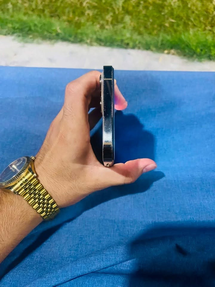 السعر 400 وبي مجال ايفون 12 برو ماكس لون ذهبي مساحه 256 جهاز نضيف مال بيت مبدل شاشه اصليه 3 خيارات بطاريه بلادي 71 صرفه طبيعي
يرهم مراوس حسب القناعه 
الاتصال ***********
