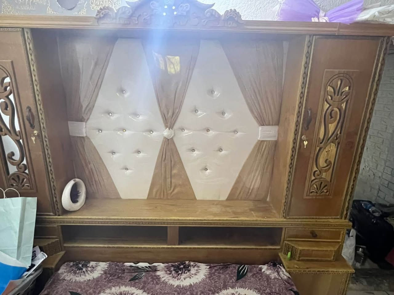 غرفه اخشاب • ٣ شهور • بلا كسر