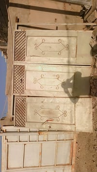 باب • ٣ طلاقات • سعر خاص