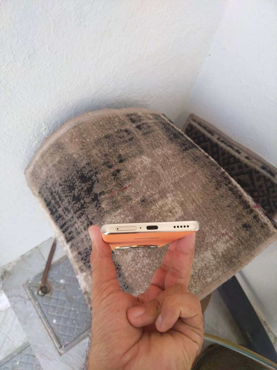 سلام عليكم
جهاز هونرX9cلبيع ب350الف بي مجال
جهاز مالت بيت نظيف استخدام قليل
 فقط مكالمات ذاكره256
ماداخل تصليح مكان الموصل الايسر
تواصل
***********
