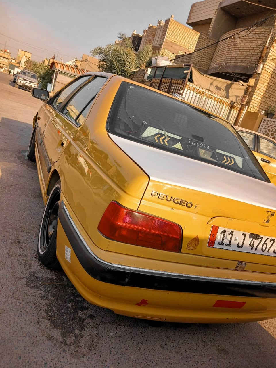 سلام عليكم بيجو بارص نضيفه حلوه تبريد ثلج صرف ماكو سياره موديل 2015 كير مكينه حلوات كشر شوفت عينك سياره مكانها الشعب السريدات ***********

نص مكتوب في الصور:
- @jkq__.jl