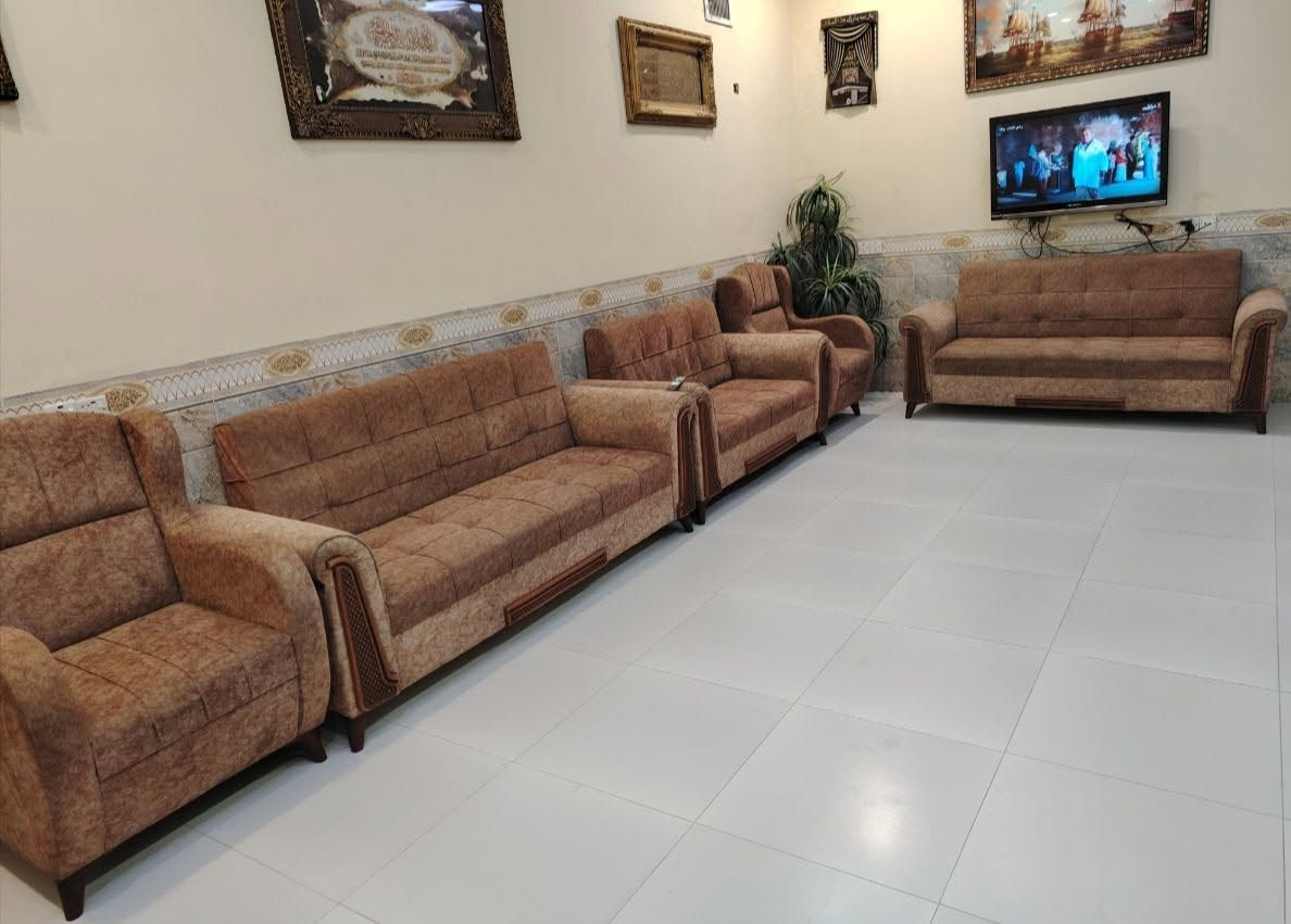 سلام عليكم
مستعجل على بيعته 
تخم 10 مقاعد تكمه كلش ثكيل ونظيف
شراي راسلني خاص او اتصل ***********
مكاني بغداد
