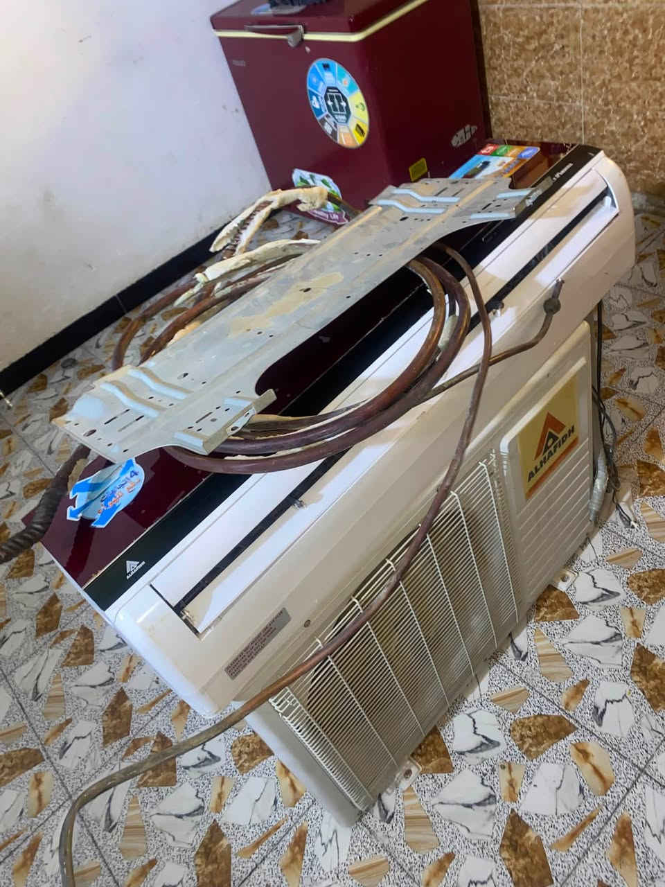 السلام عليكم ورحمة الله
للبيع سبلت نوع الحافظ حجم طنين، شغّال ونظيف وما بيه أي إشكال جاهز للشد.
 النوع: الحافظ (طنين)
 السعر: 325 ألف (وبي مجال للشراي الجاد)
 المكان: الرمادي
 رقم التواصل (واتساب + اتصال): ***********
