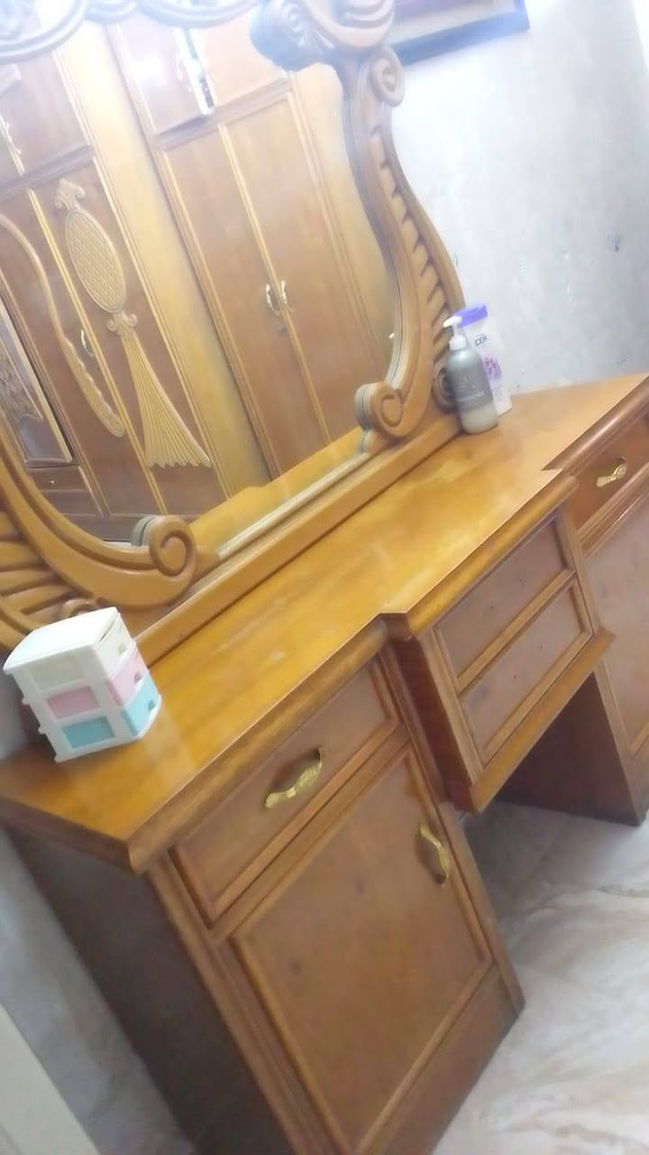 غرفه صاج للبيع للي يريد يتصل واتساب ***********
