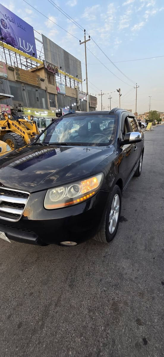 لسلام عليكم 
بيع مستعجل
سنتافي مديل 2008
فول مواصفات للأخير 
ليمتد 
V6
مكينة 3300 
تحكم ستيرين 
تبريد 3 قطع 
فتحة سقف 
شاشة بالوسط تجي فقط بالمواصفات الخاصة 
كشنات جلد
 7 راكب 
تدفئة كشنات 
 كشن كهرباء 
مسجل وسماعات انفتني
حادثها بخشم الجاملغ عكس السايق ومبدل بلاد 
السيارة بسمي 
السعر 90$ وبيها مجال قليل حك الجيه 
ملاحظه المكينه بيها خيط تبخير والجنايه يعرفون سعرها مكينتها 6ورقات
بغداد البلديات ***********
