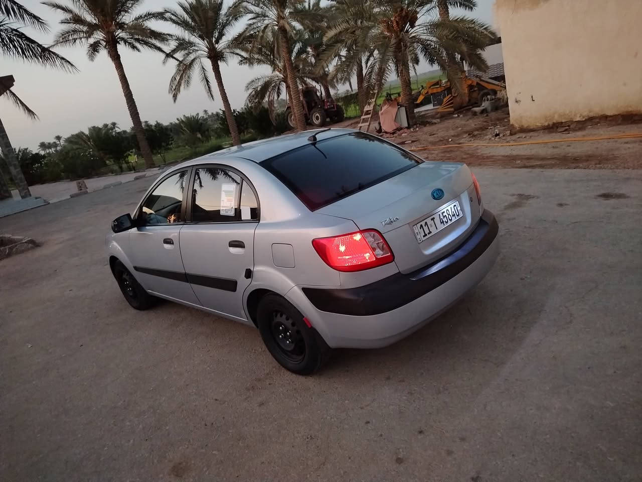سلام عليكم كيه ريو مديل 2008 خليجي محرك 1600
مستلمينه بوكته ولحد لأن عدنه سياره مكفوله كفاله عامه
مامشتغله تكسي الحجي يروح بيه ويجي للدوام  مكينه وكير على وضع الشركه حداديه جديد تخم تاير جديد
خياس مابيه سنويه جديده هزه جديد كهربايات كله شغاله
سياره ترايه تكول ٢٥ الله يرزقه الياخذه سعره 74 وبيه مجال حك الجيه مكان السياره دوانيه قضاء الشاميه الرقم
***********  بالمناسبه السياره ماشيه قليل
