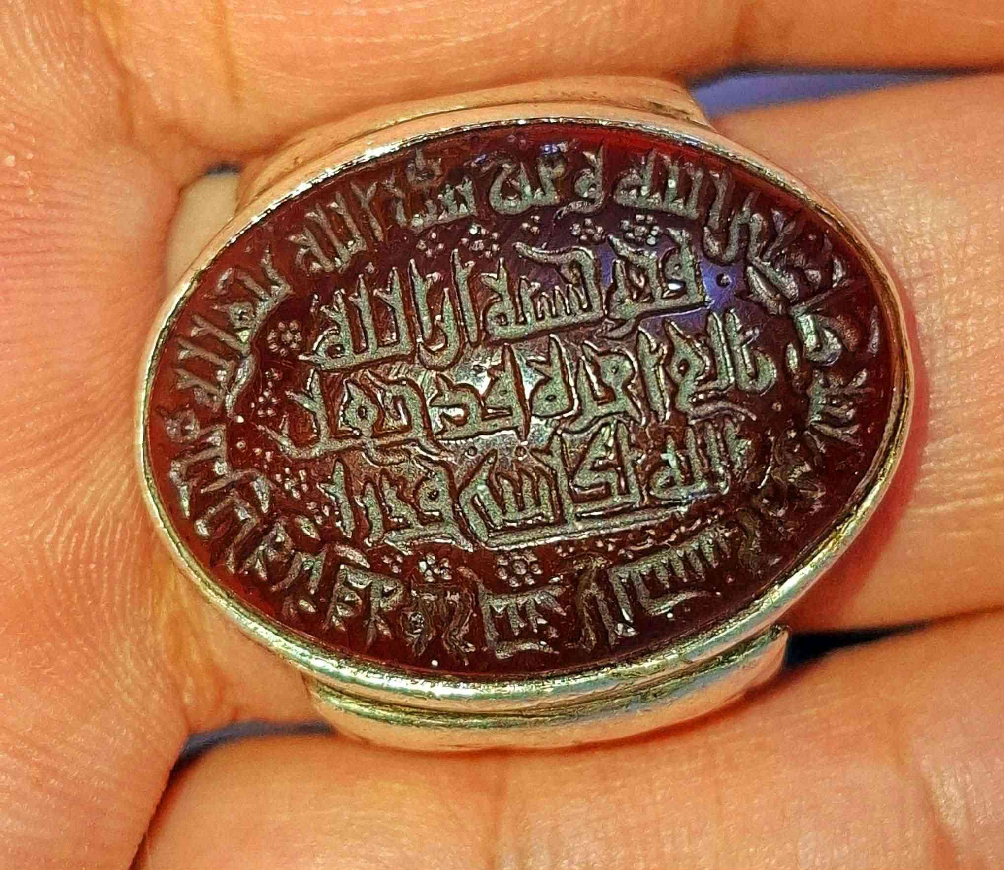 #يا #الله   عقيق يماني احمر كبدي  منقوش من يتقي الله يجعل له مخرجٱ ويرزق من حيث لايحتسب كامله  ايه الرزق منقوشه بالكوفي خط المبدع سيد حيدر العلوي اليد المباركه  منقوشه بالكوفي  خط وصياغه يدويه تحفه صباغه ابو مشتاق التميمي 
توصل على الرقم والستفسار ***********☎️📞👉
 قطعه مال جنايه هاي بس المهتمين بي هيج قطع نادره  
 #فوائد #العقيق اليماني #عن #رسول #الله #محمد #وهل #بيته #الكرام 
عن الامام علي بن موسى الرضا عليه السلام عن ابائه عليهم السلام قال رسول الله عليه واله ) تختموا بالعقيق اليماني فانه لا يصيب احدكم غم ما دام ذلك عليه  🤲عن النبي محمد صلى الله  عليه واله وسلم انه قال تختموا بالعقيق فانه ينفي الفقر و اليمنى احق بالزينة تعدل وعنه عليه السلام قال صلاة ركعتين بفص تعدل الف ركعة بغيره🤲 شكا رجل الى النبي (ص) انه قطع عليه الطريق فقال هلا تختمتربالعقيق فانه يحرس  من كل سوء
🤲عن الحسين بن علي عليهما السلام قال  لي رسول الله  صلى الله عليه واله وسلم  يابني تختم بالعقيق واليواقيت والعقيق فانه ميمون مبارك وكلما نظر الرجل فيه الي وجهه يزيد نورا و الصلاة فيه سبعون صلاه( 🤲)ويوجد كثير من الروايات عن علي بن ابي طالب… علميا ان حجر العقيق توجد بيه ترددات مشابه بترددات الخلايا المخيه الخاصه بالتركيز  وفي كثير من الفوائد للأنسان لخلايا الدم وعدم النسيان وتركيز البال ويعطي اوكسجين لخلايا الدم بالهدوء وراحت البال 🤲  عن الصادق عليه السلام  شكا رجل اليه   يوصي بالعقيق اليماني يمحي الفقر وجلب الرزق وتسهيل الآمور بالتجاره   

مختصون ومتمكنون بجميع الاحجار المروحنه والطاقه  وخبير بالاحجار المروحنه والطاقه #باذن الله 👉✌️
