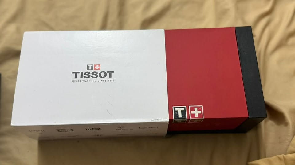 للبيع!!⌚️
TISSOT SUPER SPORT CHRONO : ساعة غير مستعملة
بتصميم ال ROSE GOLD💛
السعر أو الاستفسار خاص أو التواصل على الرقم 
***********

نص مكتوب في الصور:
- IZMERENIE 4 Obzor TISSOT Supersport Chrono