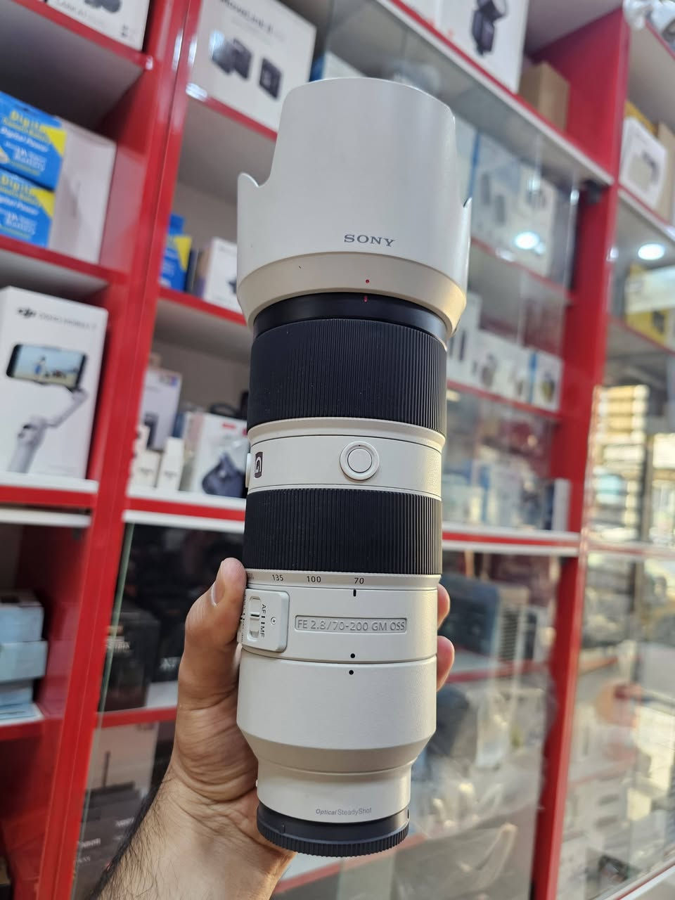 70-200 GM سوني الاصدار الأول 
نظافته 💯/💯 
أي استفسار على الخاص او الاتصال 
***********
***********
