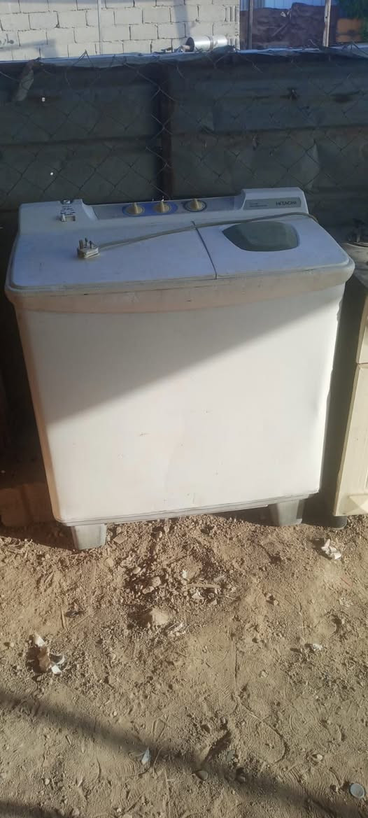 ثلاجه البيضاء السعر 150 ثلاجه الثانيه 125//الطباخ 75 المكيف الواحد على 200//. الكنتور 80//الغساله 110///التخم 100   العنوان الناصريه الرفاعي توصيل موجود الاتصال على الرقم///***********

