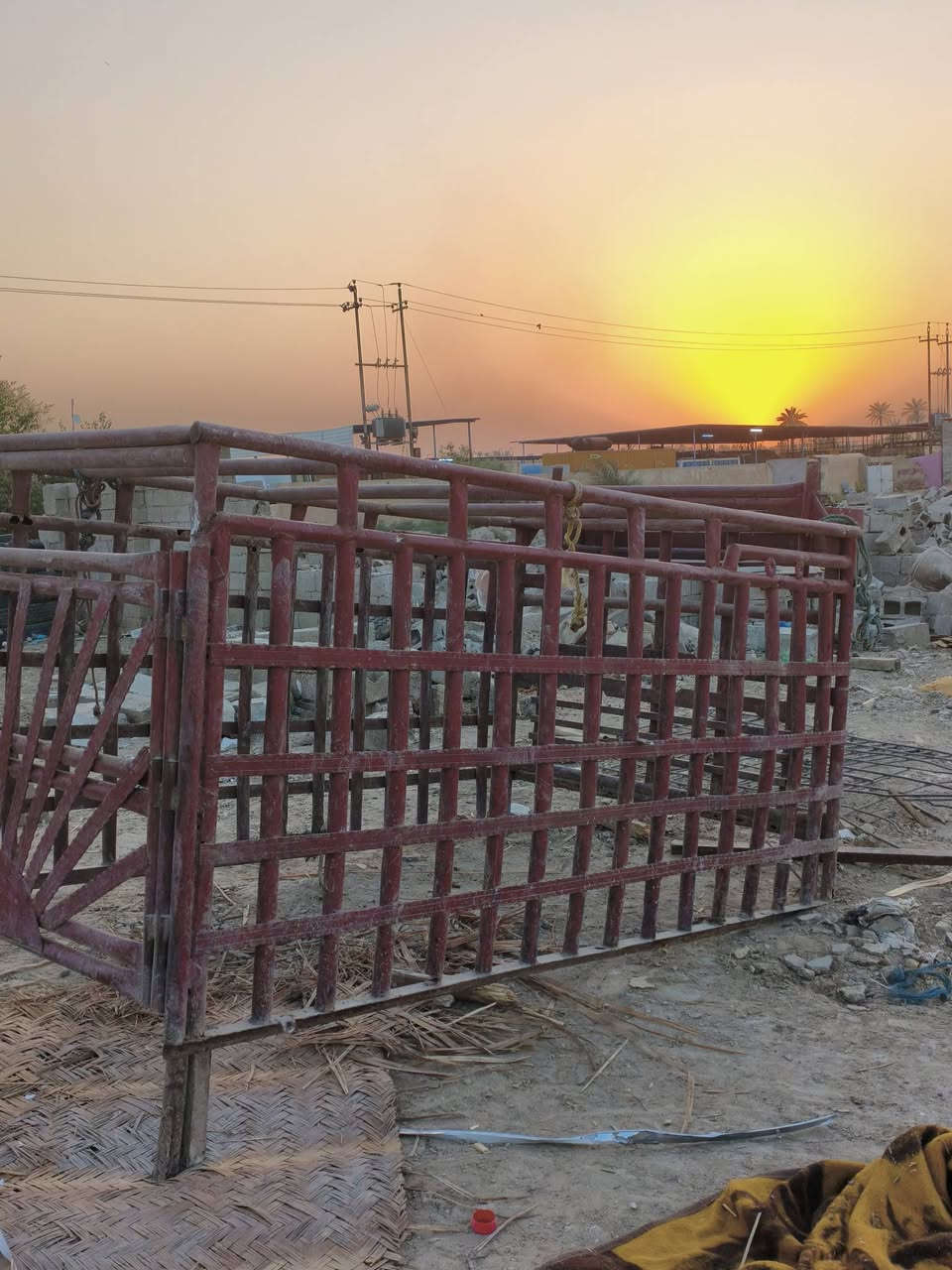 السلام عليكم متاح محجر مآل كيه فحل شوفت عينك حديد كله ثقيل سعره ب300وبي مجال مكاني دوانيه مقابيل معمل المطاط ***********
