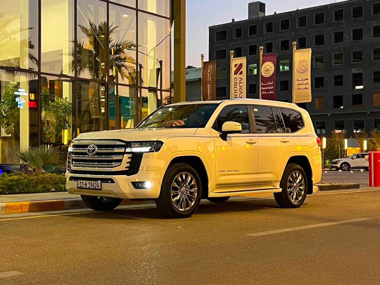 لاندكروزGXR ساز 2024
ثلاث شاشات تطبيق 
ماشيه 24 بعدهه ضمان ساز 
مكفوله كفاله عامه 
مكان بغداد 
السعر 68000$ 
***********
