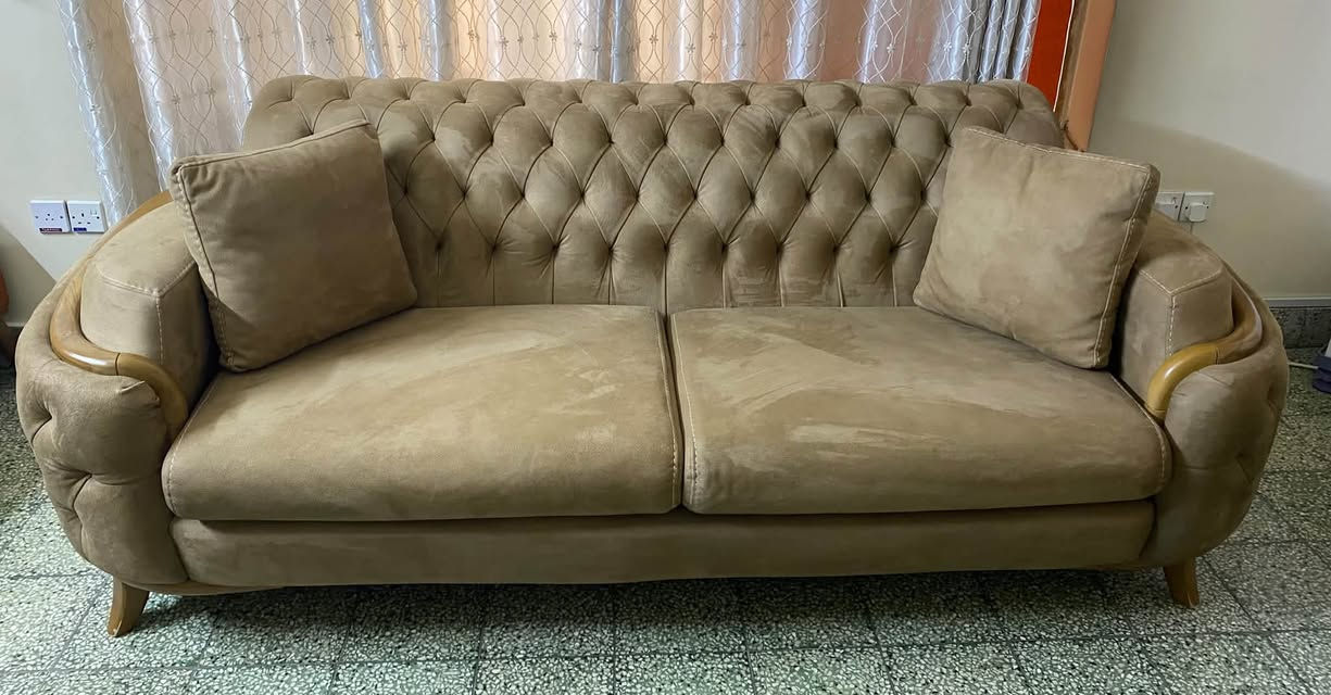 طقم 10 مقاعد مستعمل جدا نظيف تريد طقم كامل او نص طقم السعر 750 الف وبي مجال مكانة بغداد / حي الخضراء  للاستفسار 
***********

