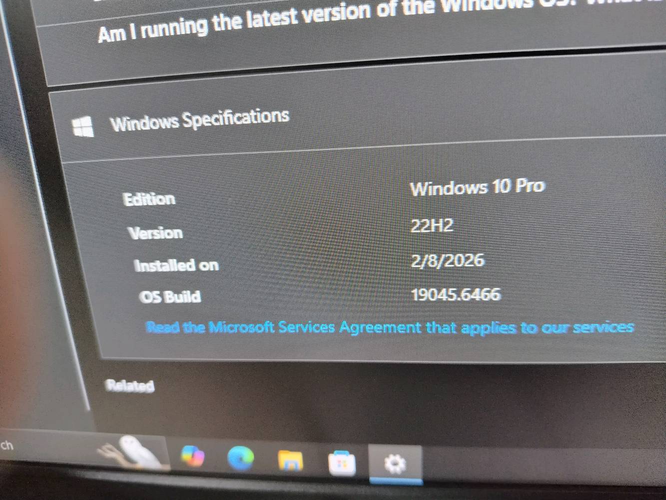 للبيع لابتوب HP ProBook x360 11 G1 EE
لابتوب عملي وخفيف من شركة HP، يتميز بشاشة Touch Screen قابلة للدوران 360° يعني تقدر تستخدمه كلابتوب عادي أو تطويه بالكامل وتستخدمه مثل التابلت/الآيباد

ممتاز للاستخدامات مثل:
📚 الدراسة والواجبات والبحوث
🌐 تصفح الإنترنت
▶️ مشاهدة YouTube والفيديوهات
📝 Word وPowerPoint وExcel
🎓 المحاضرات والدروس أونلاين
📄 قراءة ملفات PDF والكتب
💬 برامج التواصل والاستخدام اليومي
✍️ استخدام الشاشة باللمس، خصوصاً بوضعية التابلت

المواصفات:
🔹 الماركة: HP
🔹 الموديل: ProBook x360 11 G1 EE
🔹 المعالج: Intel Pentium N4200 Quad-Core
🔹 سرعة المعالج: من 1.10GHz إلى 2.50GHz
🔹 الرام: 8GB RAM
🔹 التخزين: 119GB SSD ظاهر بالنظام
🔹 كرت الشاشة: Intel HD Graphics 505
🔹 الشاشة: 11.6 إنچ Touch
🔹 الدقة: 1366×768 HD
🔹 الشاشة تدعم اللمس المتعدد 10 نقاط
🔹 يدعم التحويل 360° واستخدامه بوضعية التابلت
🔹 النظام: Windows 10 Pro 64-bit
🔹 الجهاز يدعم Wi-Fi وBluetooth وUSB وHDMI وmicroSD

ملاحظة مهمة: الجهاز مو مخصص للألعاب الحديثة أو البرامج الثقيلة؛ قوته الأساسية بالدراسة، التصفح، الأوفيس