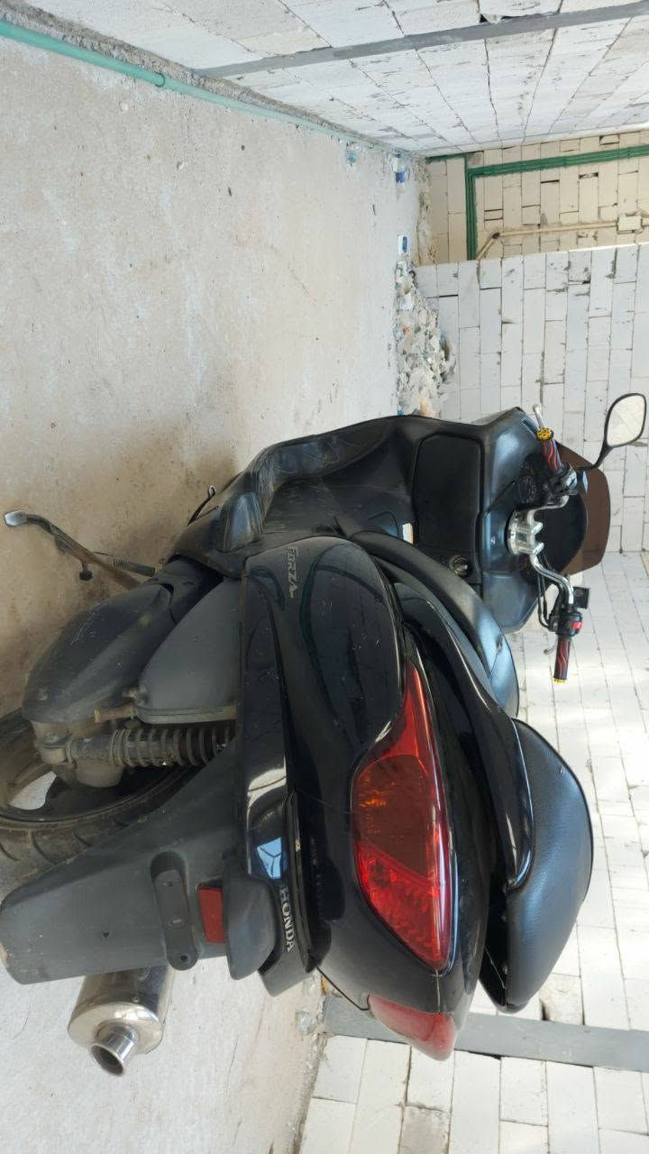 فورزا ٠٨ للبيع
تفاصيلها
محرك مفكول 
كهربائيات زينه  
كير شغال
كرستال
لايتات زنون 
الدراجه مابيها نقص 
بيها ملاحضه جاملغ مشيول وشخط بالصفحه 
السعر 650 وبيها مجال 
رقم ***********
ملاحظة الصالنصه مزود البلادي مالتها موجوده
