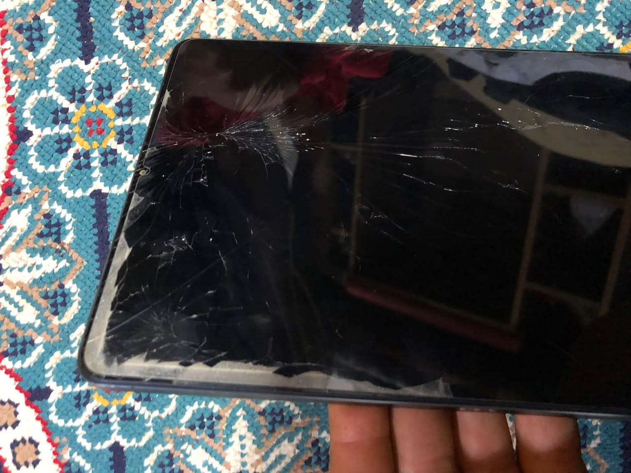 شاشة مكسورة • ذاكرة ٢٥٦ • رام ٦,١