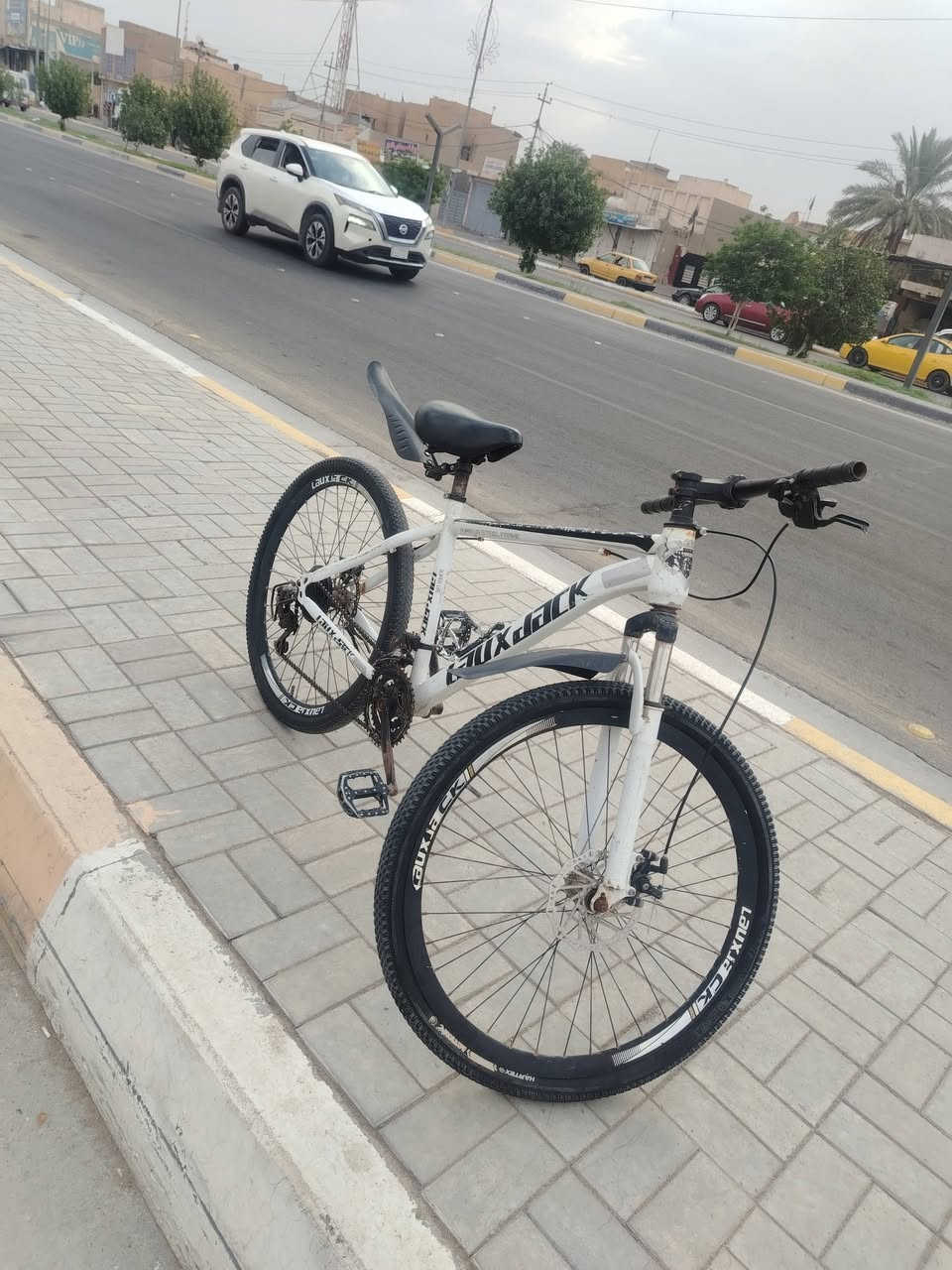 العلوان كربلاء حي العامل
بس التاير فاش البايسكل كلشي ماب السعر 100قفل التواصل 7883185491
