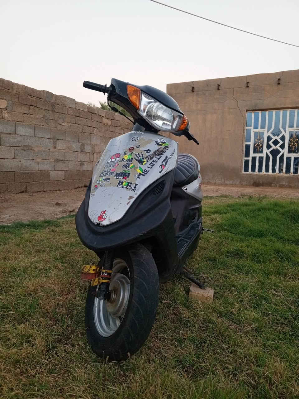 السلام عليكم 
دراجه ماكس قجمه للبيع كهربائيات شغاله مكينه نضيفه حلوه ناعمه صالنصه رياضي FMالسعر 300 وبيها مجال مكاني واسط الزبيديه ***********للأستفسار

