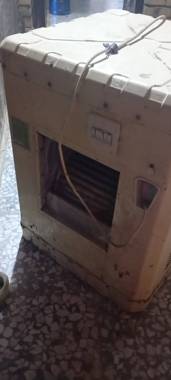 مبردة شغالة للبيع سعرها 35 وبيه مجال تاخذهه ع فحص العنوان بغداد المشتل ***********
