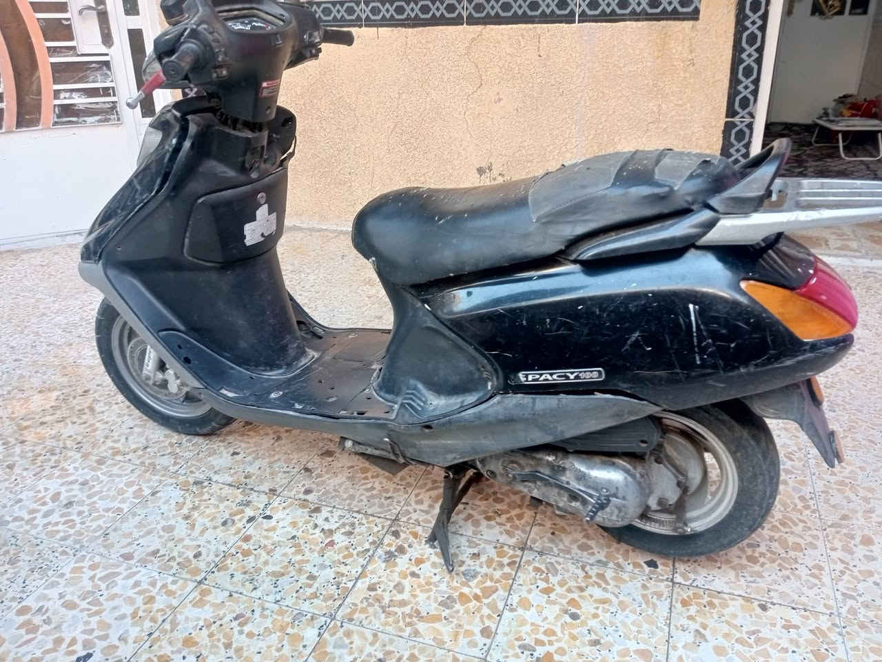 السلام عليكم دراجه سبيسي للبيع الدراجه ماتشتغل طافيه جانت متروكه وحالين طافيه ابيع كوم حديد لاتجي تكلي شبيهه ما بيهه اكرر ابيع كوم حديد تجي تحمل وتروح السعر200 وبيهه مجال بسيط مكاني بغداد مدينه الصدر الاستفسار على الرقم ***********
