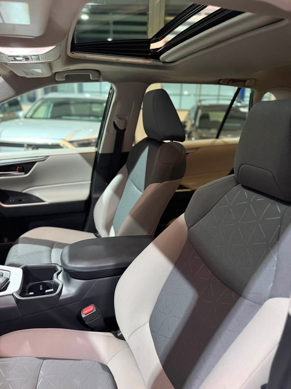 🔥 Toyota RAV4 XLE 2023 للبيع 🔥
🚘 المواصفات:
• XLE
• بصمة وتشغيل زر
• باب خلفي كهربائي
• رادار
• جملغ صبغ و ربع بونيد
• إيرباگ ستيرن سيستم

• السيارة نظيفة وجاهزة

💰 السعر: 218 ورقة — مجال بسيط

📍 العنوان: دهوك

📞 استفسار كورك: ***********
📱 واتساب: ***********

🔥 للجادين فقط.
