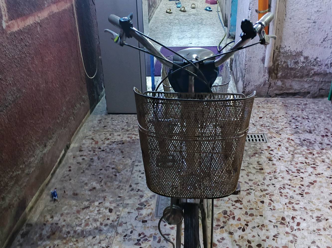 السلام عليكم بايسكل ثلاث عجلات السعر 110 أو بي مجال أو مرواس بدراجة شحن او بانزين الرقم ***********