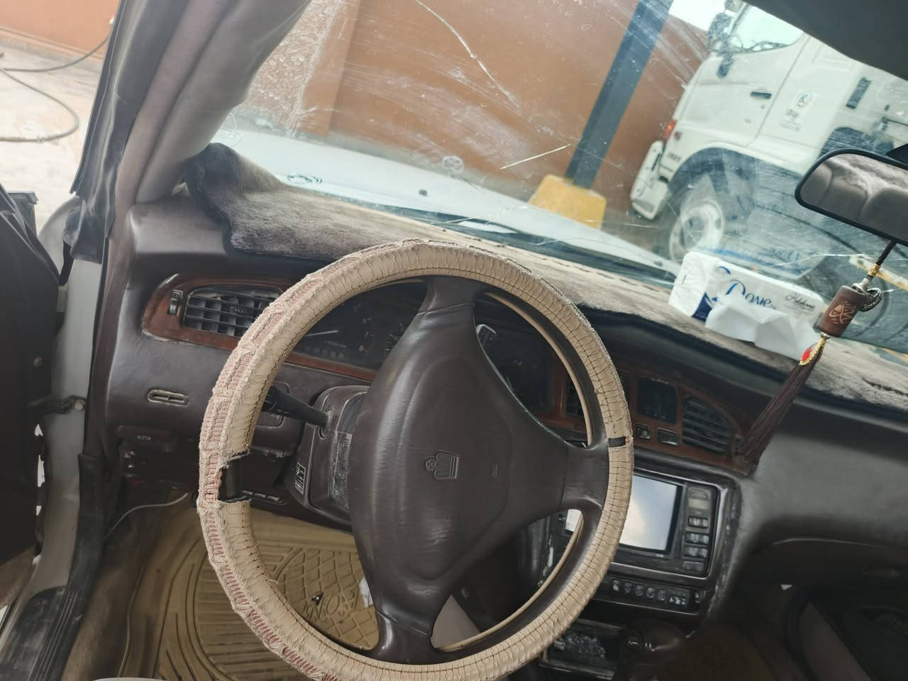 السلام عليكم بطه للبيع مسجله بسمي نينوى دولي سياره جاهزه مال جناي صدر جديد تدفئه تبريد فول تواير جددالسعر 52  وبيها مجال حك الجيه ‏‪***********‬‏
