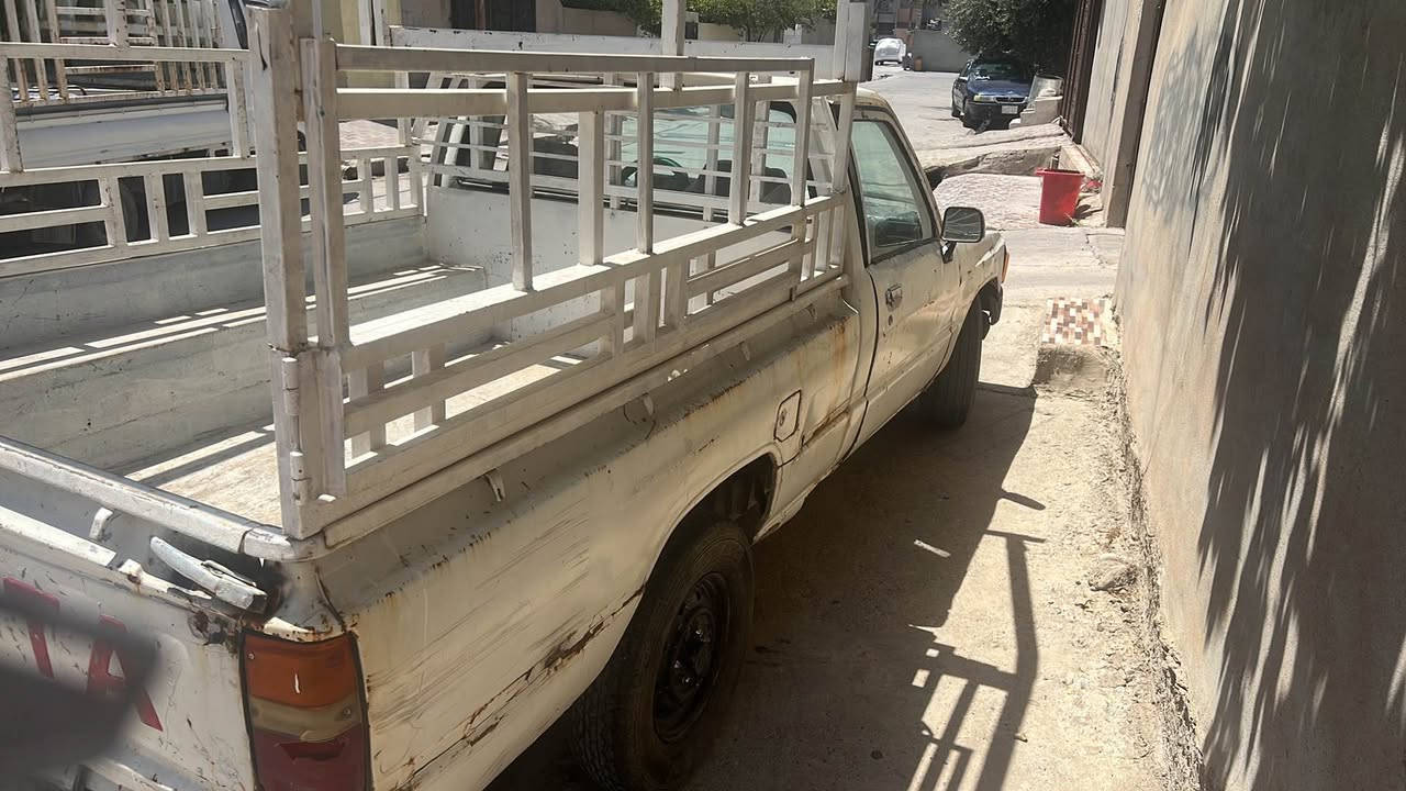 سلام عليكم بيكب موديل 85 سنويه جديد لحد 28 اب اسمي سياره شرط تحويل  سياره كشره تعبان يحتاج تعمير كير محرك اكسل بريك كلاج كول مضبوط او شرط كهرباء شغاله  مكاني كركوك طريق بغداد. هاذ رقمي *********** وتساب 
*********** اتصل كركوك, العراق

