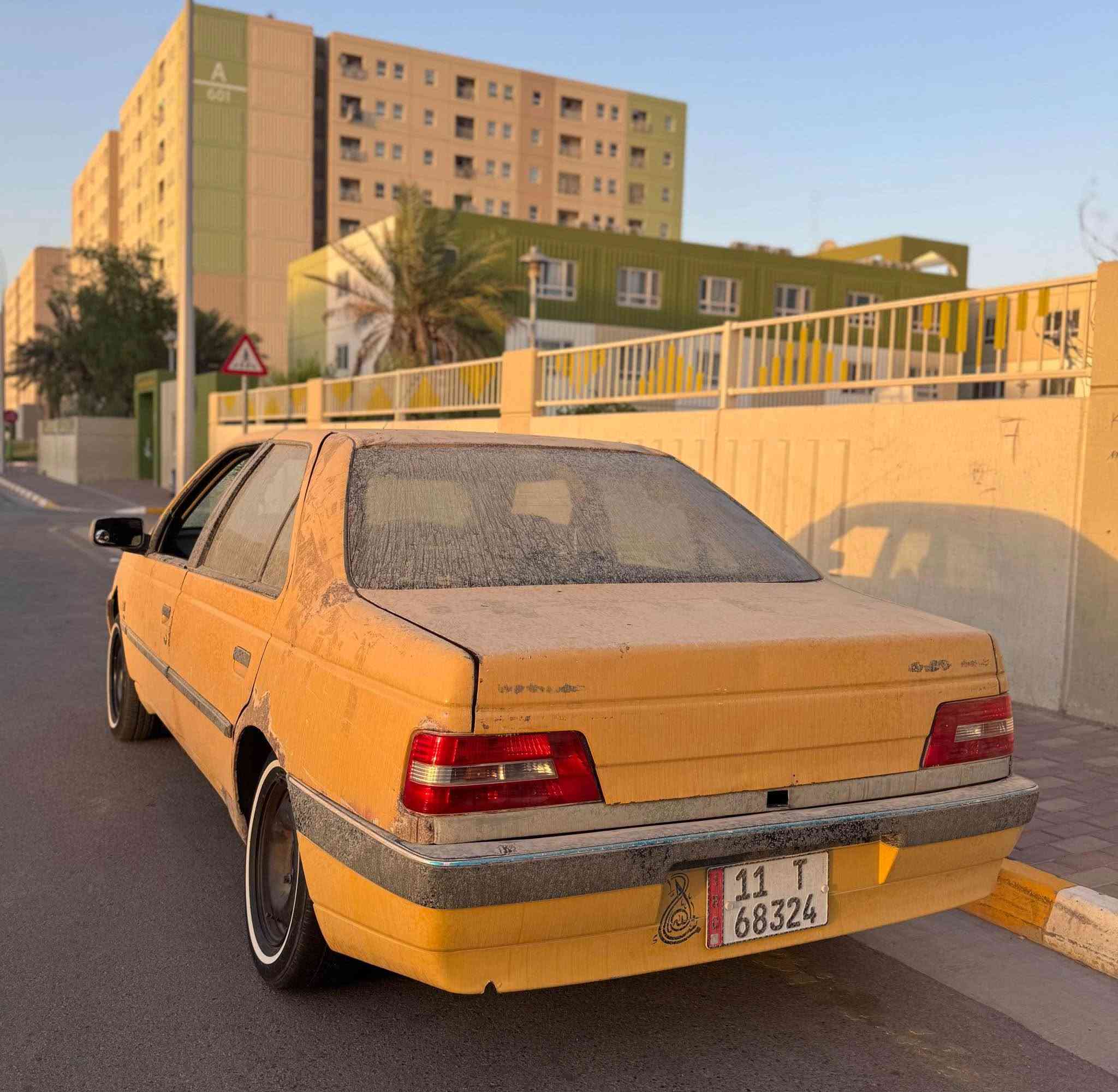 السلام عليكم…
للبيع بيجو glx 405 موديل 2012 سياره جاهزه من كير ومكينه تخم تاير جديد باتري داينمو كلج كله جديد كامله من التعمير باقي بس صبغ بسمي رقم بغداد انكليزي مصفره هيئه وغرامات رايده ب25 وبيه مجال للشراي تواصل 
*********** بغداد, العراق
