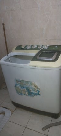 غسالة ملابس البيع السعر ٥٠ الف العنوان الحريه الهاتف 07762166481