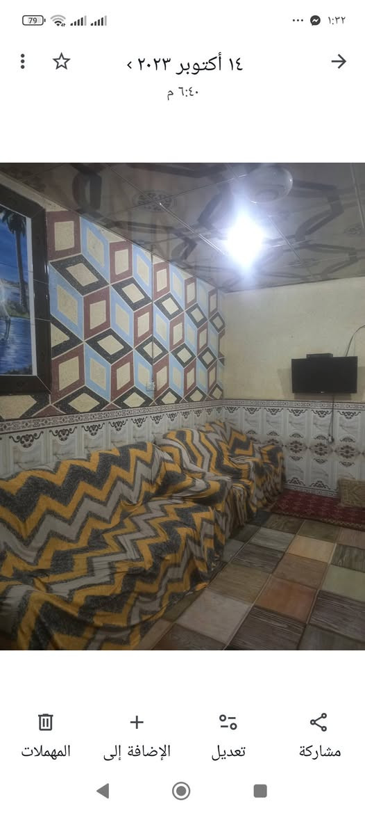 للبيع ( 150) متر طابقين بناء قديم شيلمان مقابل السوق منطقة ثلاثة آلاف ثلاث غرف نوم استقبال صالة مطبخ تخاريج طارمة.. للاتصال على ( ***********) ابو محمد
