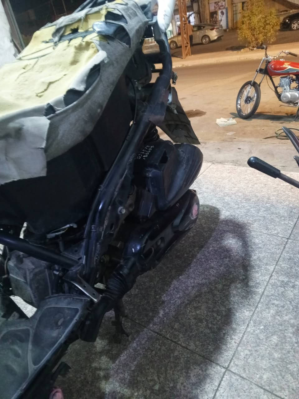 السلام عليكم دراجة نوزل كامكو
دراجة ابيع كوم حديد نگرة سلف جانت تشتغل وطفت ماعرف نوزل لو فيت بم عوزها سعرها 100 قفل 
مكاني ناصرية سومر ***********
