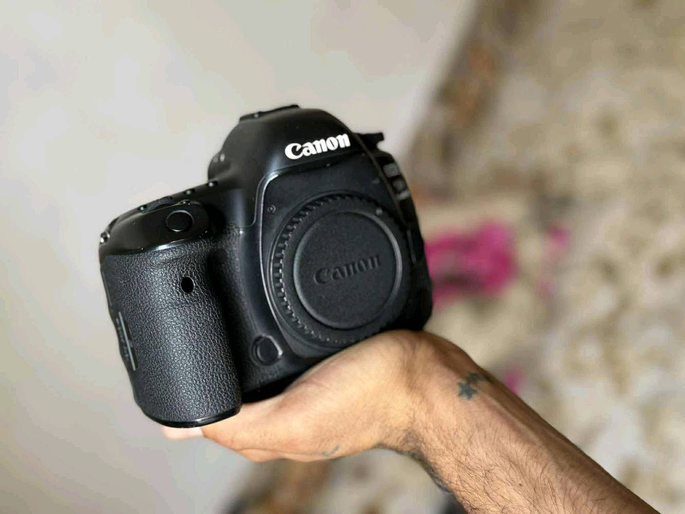 كاميرا فايف دي مارك فور ب1و200