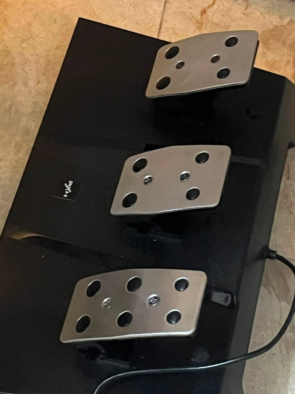 دركسون بي اكس ان V9 جيل الثاني يجي ويا الباكيت ماته سعر 140 قفل رقم *********** مكانه بغداد الكرخ يشتغ على بلي 4 و بي سي و اكس بوكس سيريس اس وكس و بلي 3 و ون اكس وس فره ونص و الگير ست نمر  و R
