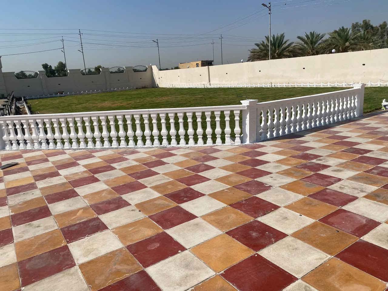 سلام عليكم
يتوفر ديكورات حدائق بأسعار مناسبه 
كرسته وعمل 
***********
