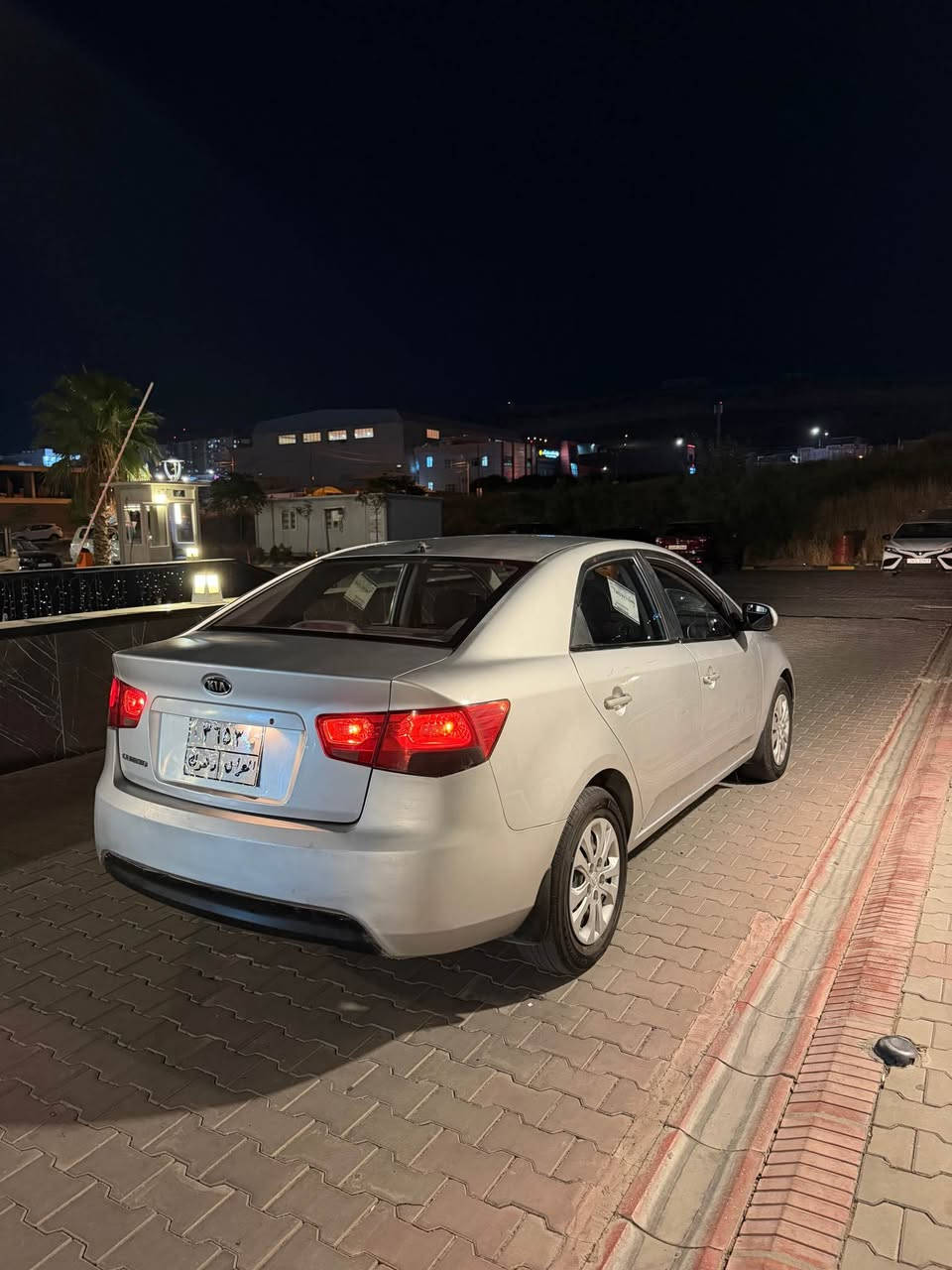 للبيع سيراتو 2009
سعر بلاش 77 ورقة $ 
غرامات 400 $ ينزل من سعر 
ماشيه 170 الف جديد
فقط بونيد صبغ 
اللاتصال *********** دهوك, العراق
