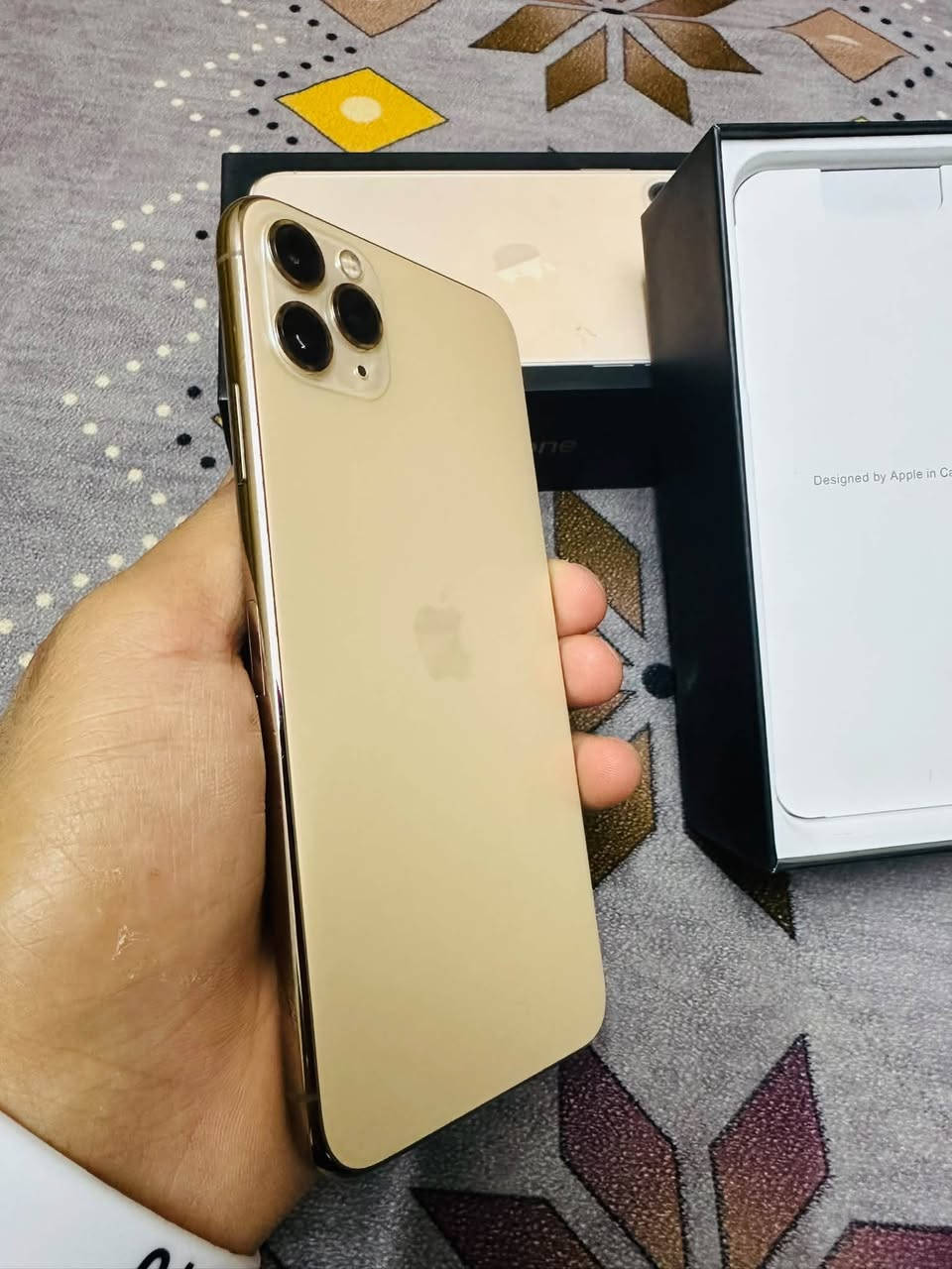 📱 للبيع iPhone 11 Pro Max
🔸 اللون: ذهبي

🔸 الذاكرة: 512GB

🔸 صحة البطارية: 🔋 71%

🔸 الجهاز ما مفتوح نهائياً

🔸 كلشي أصلي وما مبدل بي أي قطعة

🔸 ويا الكارتونة فقط

السعر 330 وبي مجال 
بغداد - شارع مرور الحسينية

متواجد خاص

او واتساب: ***********
