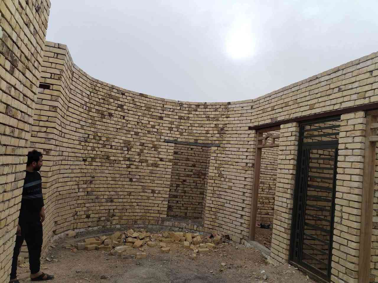 هيكل للبيع بكاع وسام ال حامي المساحه 200 ***********
