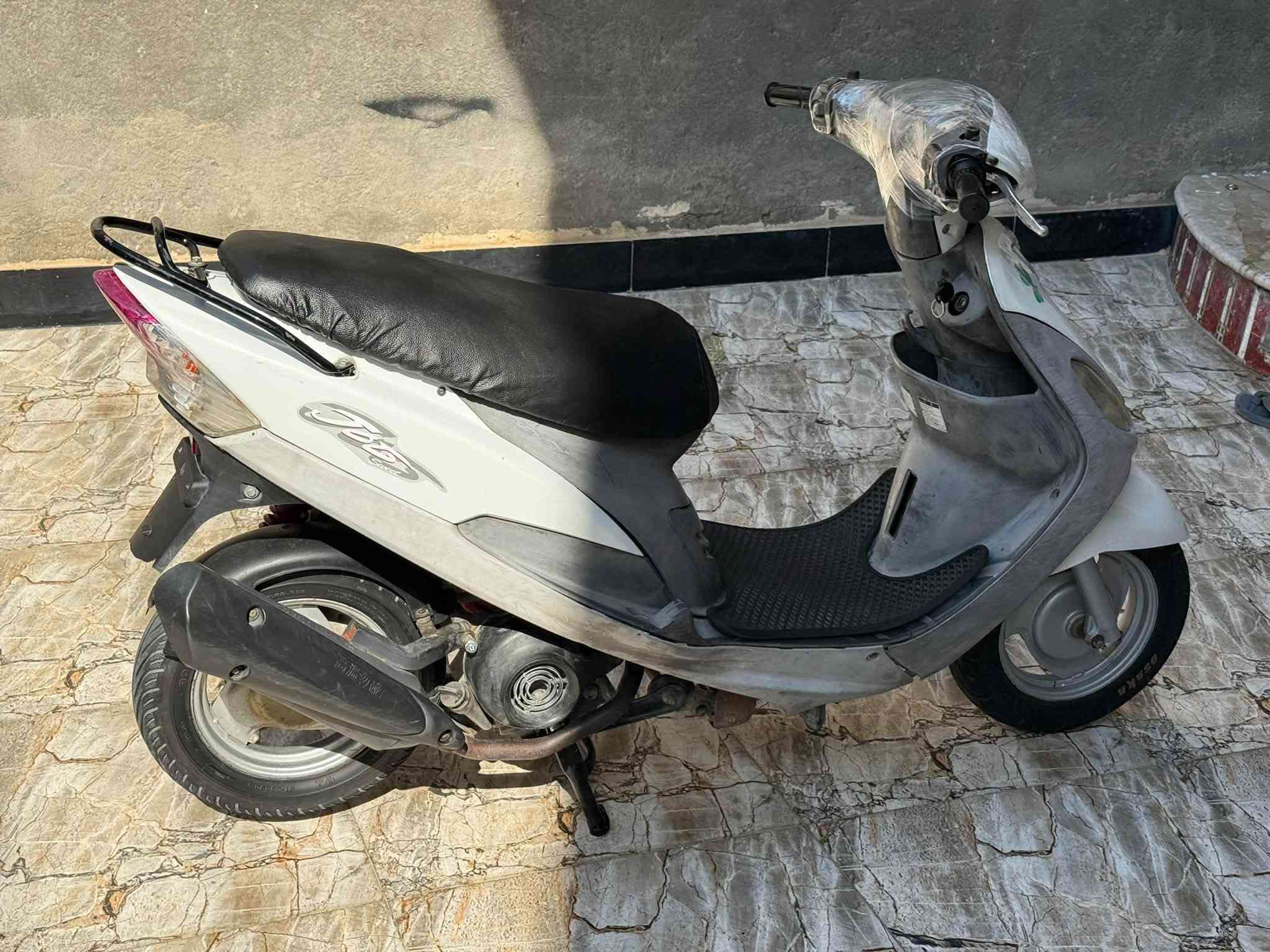 ماكس منغولي 50 بلاد دارجه بلاديه كل قطعها ما نقصها برغي ( نكره سلف هندر ) كهربائيات لايت بك لايت اشاير سكنات قفل جنطه كله شغاله ( مفتوحه مكينه حلوه نهضه ومعدل ومشي ) ( كفرات اصلي ملح ومختمات ) مكاني ناصريه تضحيه شارع العياده السعر 525 وبيها مجال الشراي يتصل *********** ( ما اروس فقط ابيع )
